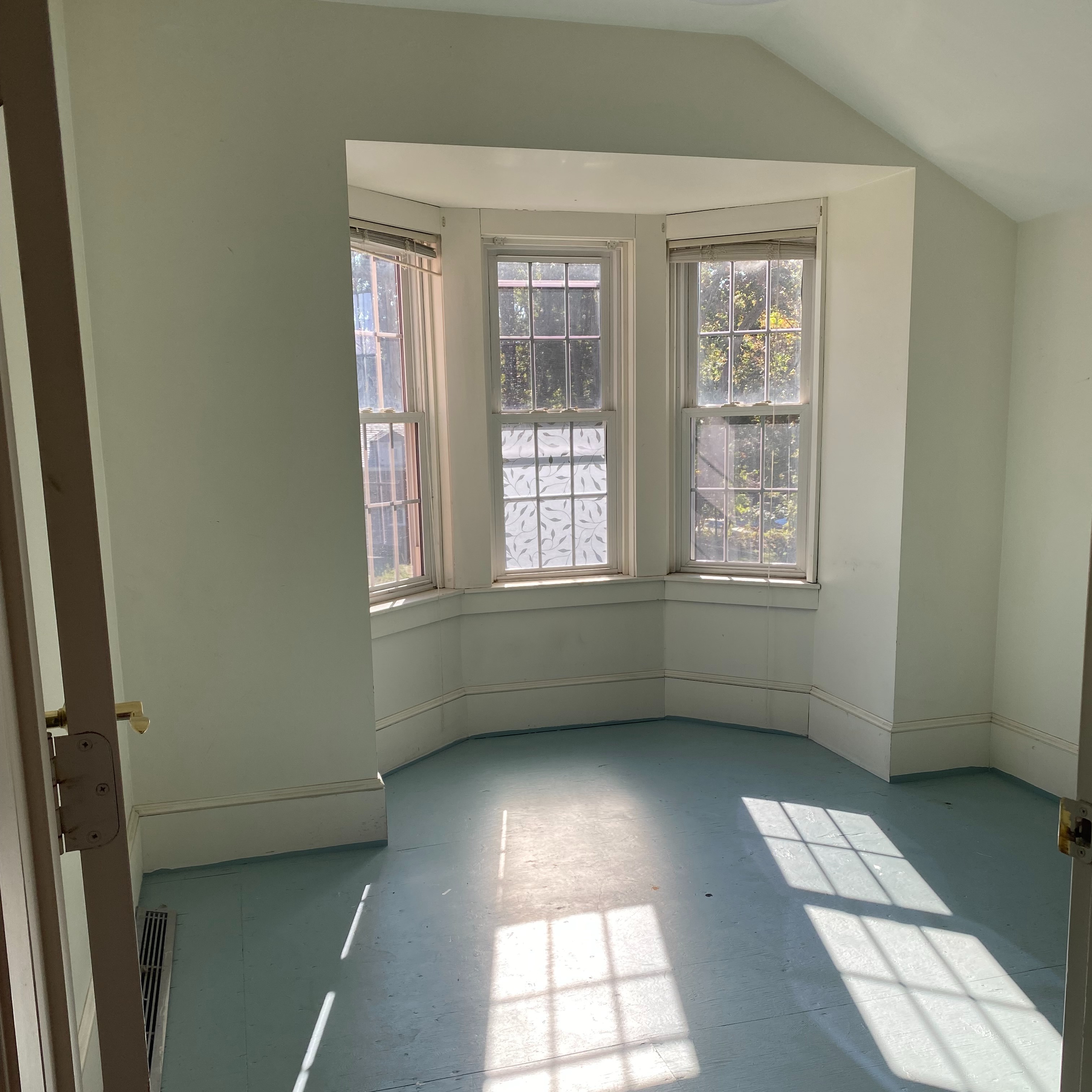 A personal Art Studio room at Madhouse